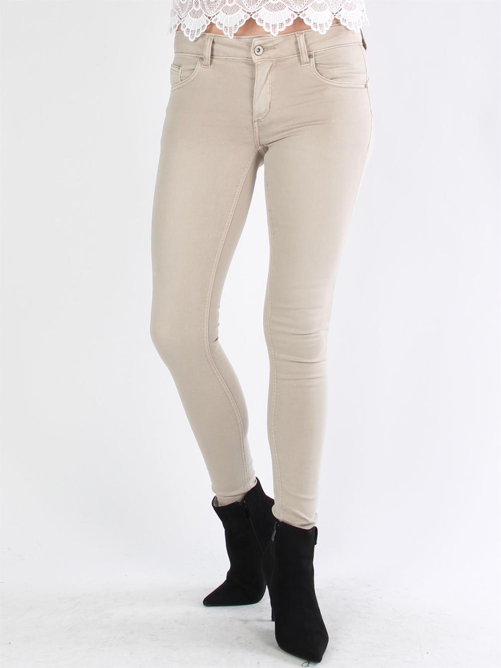 Lidija - Beigefarvet skinny jeans med stretch